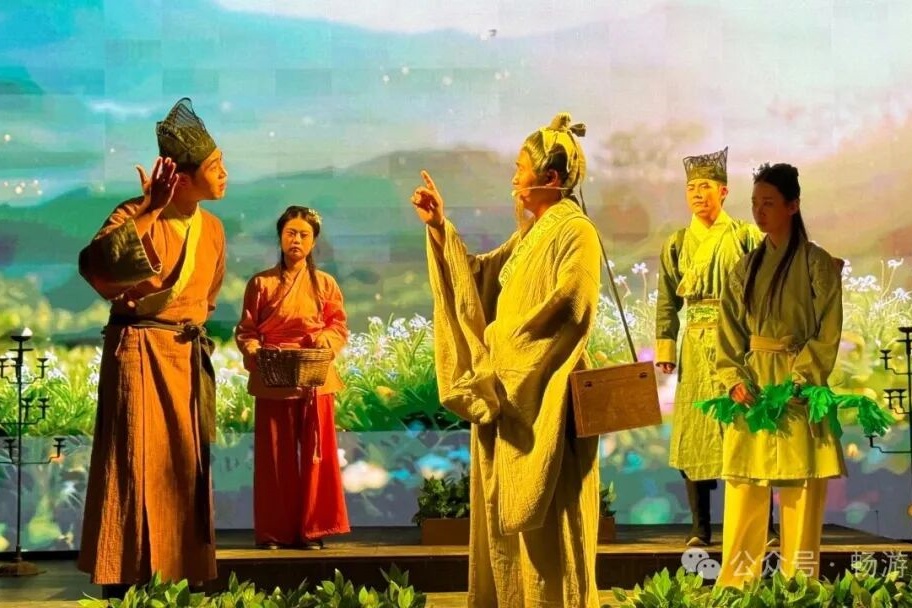 祥明灯光赋能华佗百草园《一代神医》，光影焕活千年中医药文化